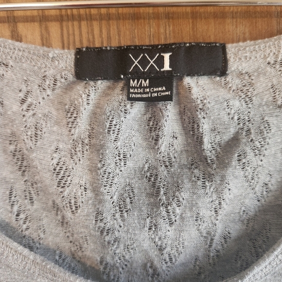 Heather Gray Lace Detail Tee - Picture 2 of 3